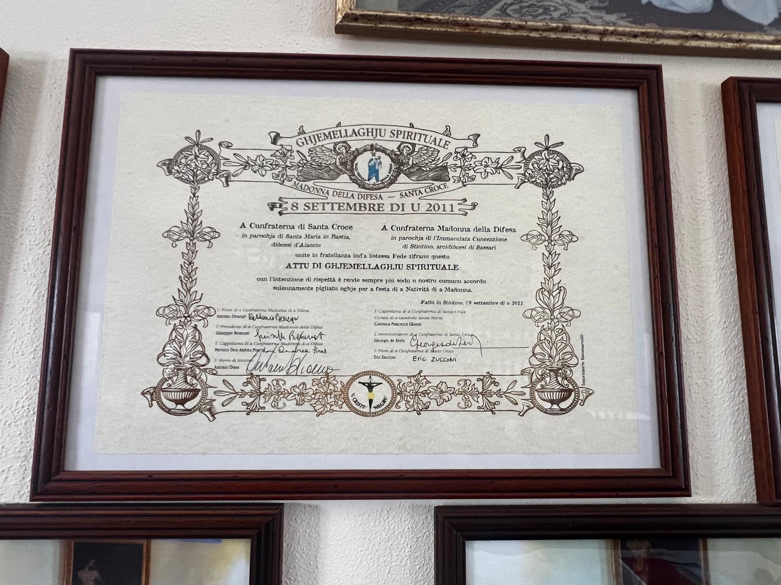 Un documento incorniciato dell’archivio